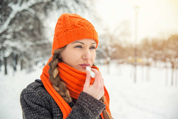 Jak dbać o skórę twarzy zimą?